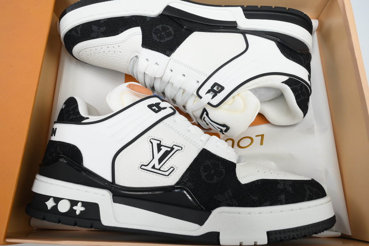 LOUIS VUITTON Trainer White and black
