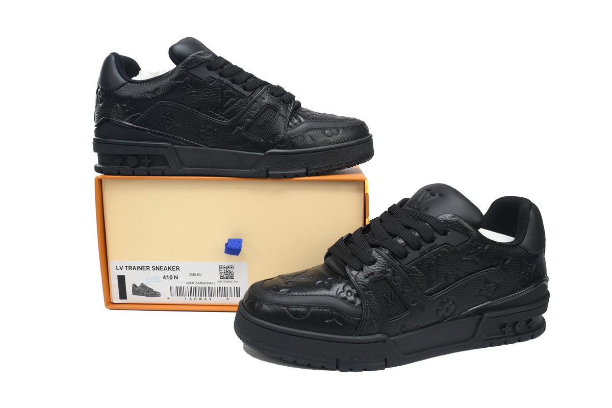 LOUIS VUITTON Trainer Black