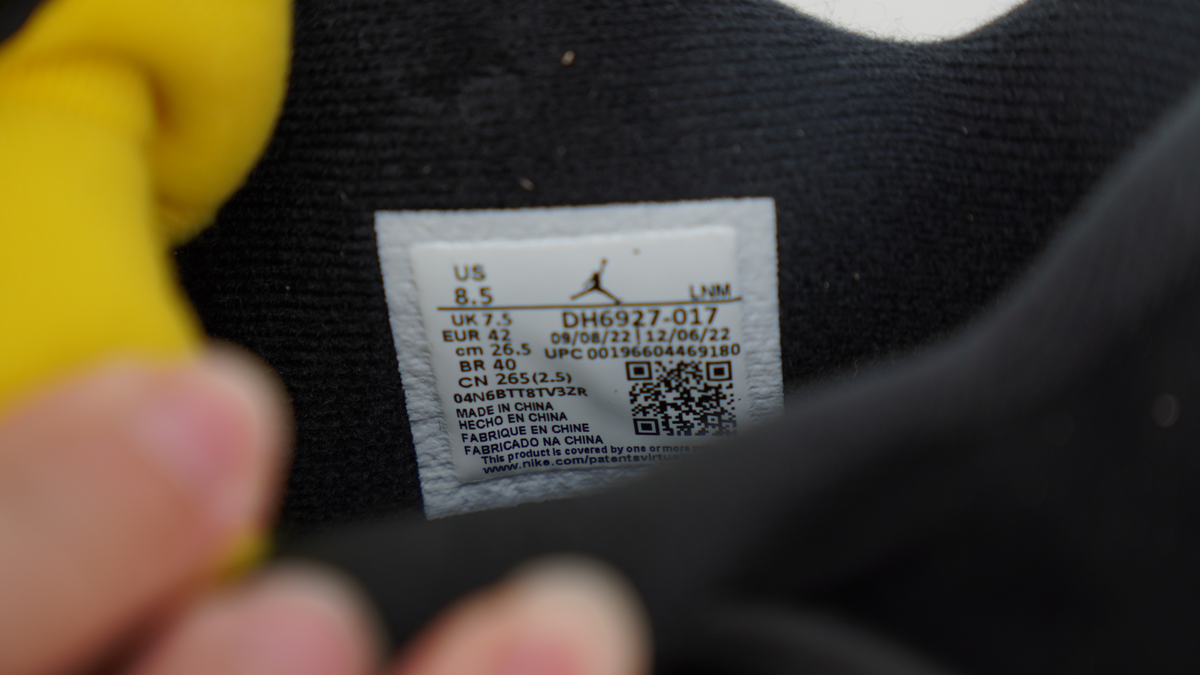 Air Jordan 4 Thunder DH6927-017