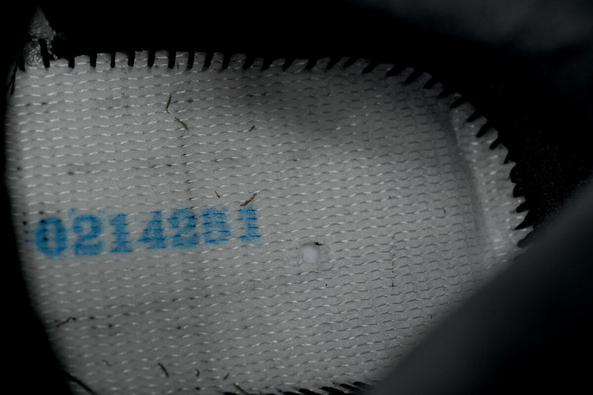 Wmns Air Jordan 5 Retro 'Wings' IO2038-001