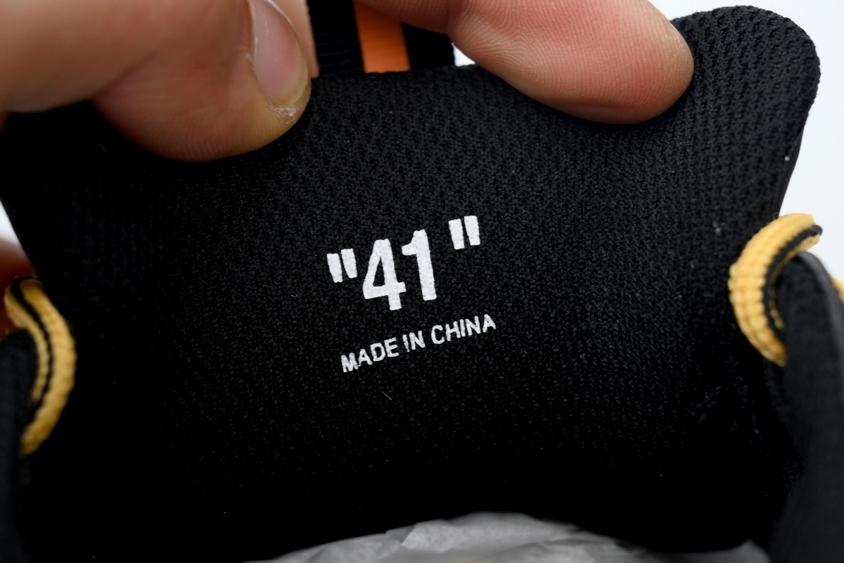 OFF-WHITE Out Of Light Blue and White IIA295F24 FAB00 20945