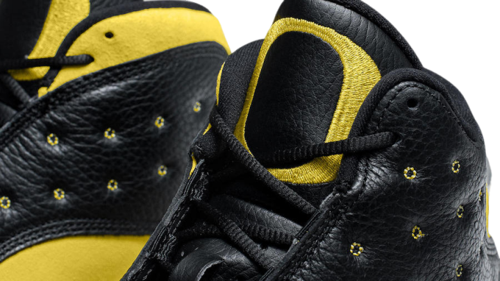 Air Jordan 13 Retro Oregon Track & Field PE (2018)