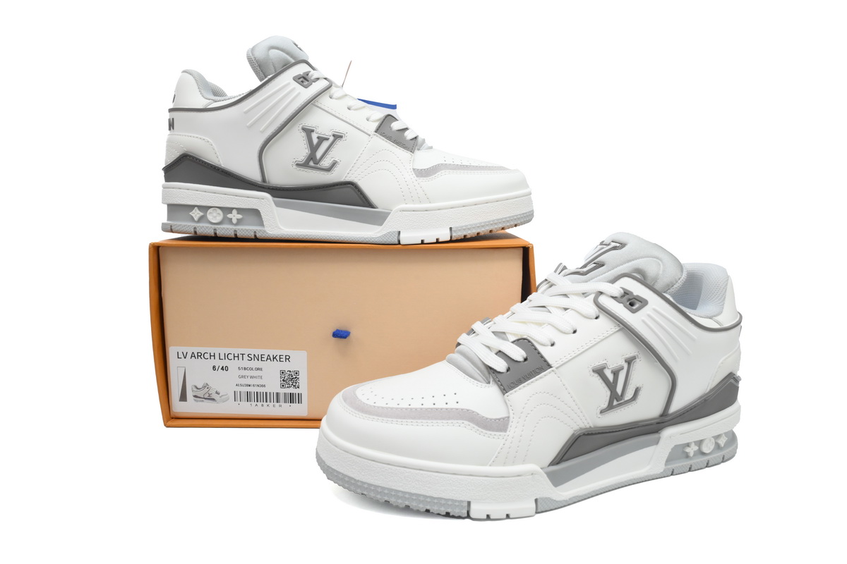 LOUIS VUITTON Trainer White ash
