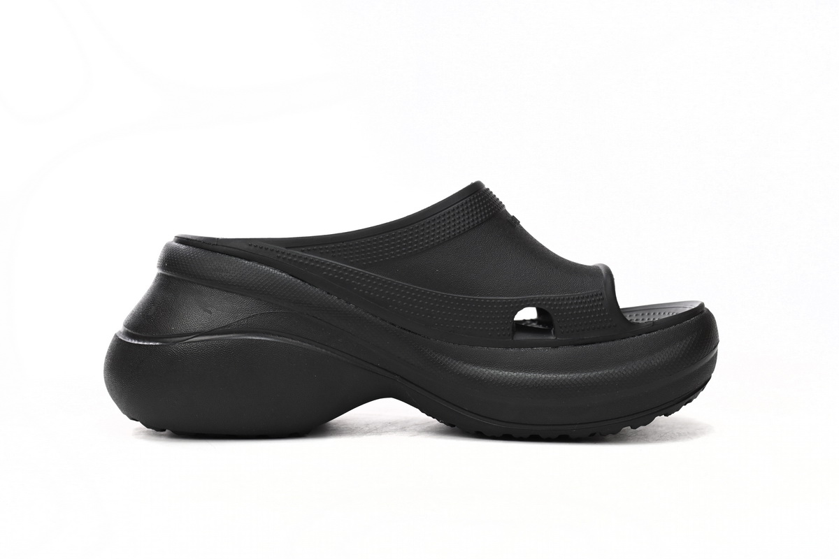BALENCIAGA Pool Crocs Black 677389 W158E 1000