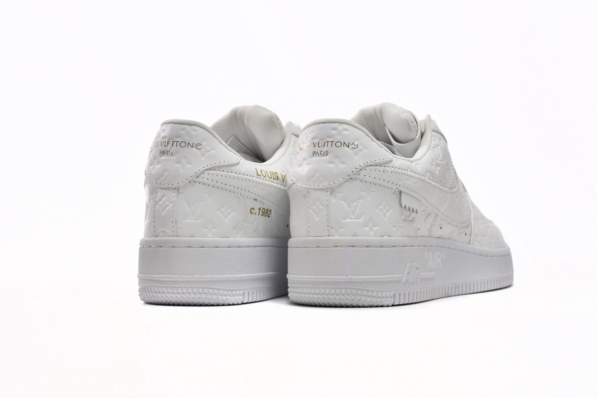 LOUIS VUITTON x Nike Air Force 1 Triple White LK0221