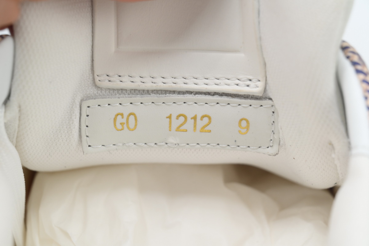 LOUIS VUITTON Trainer White Orange