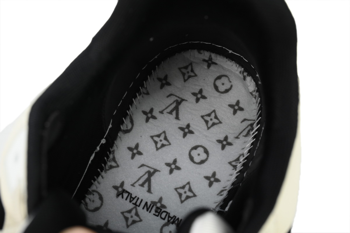LOUIS VUITTON Trainer Monogram Flower Black