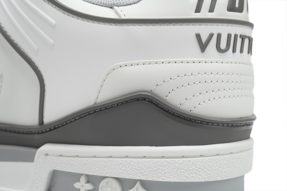 LOUIS VUITTON Trainer White ash