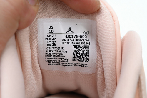 Air Jordan 3 Retro 'Valentine's Day' HJ0178-600