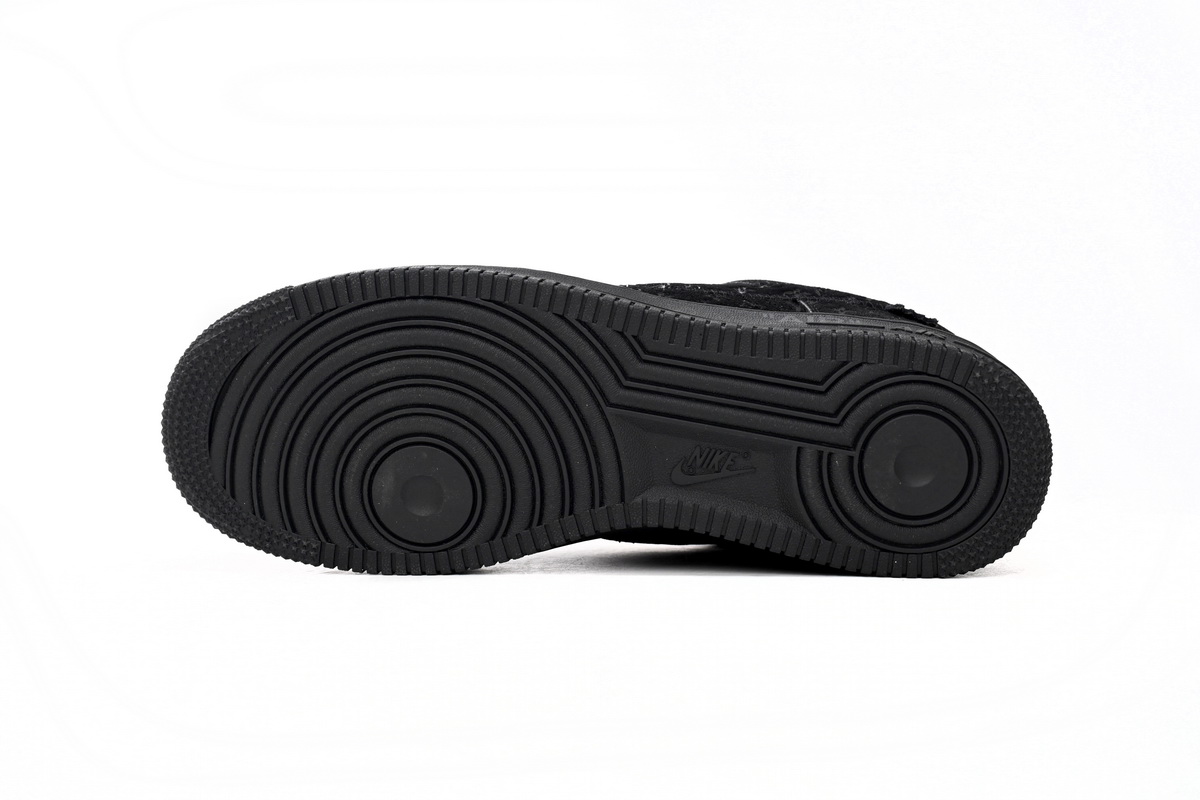 LOUIS VUITTON x Nike Air Force 1 All Black 1A9VD7