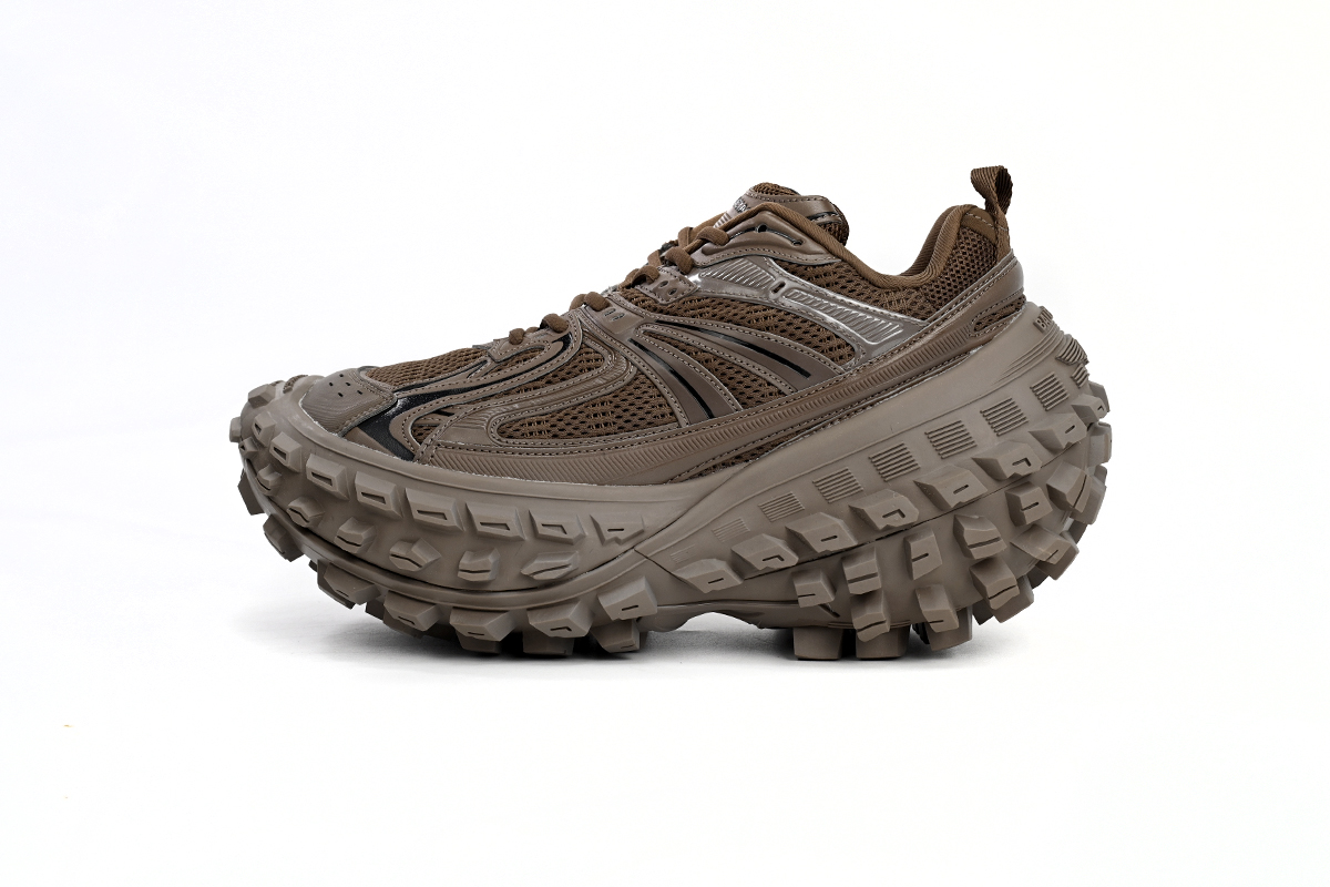 Balenciaga Defender Black Brown 685611 W3RBS 2408