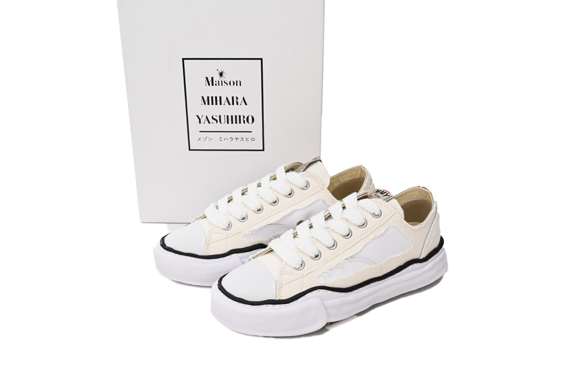 MIHARA YASUHIRO White And White And Black Stripes NO.783