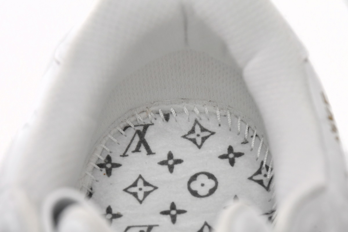 LOUIS VUITTON x Nike Air Force 1 Triple White LK0221