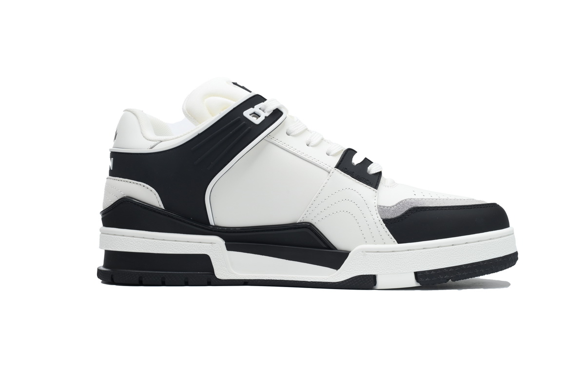 LOUIS VUITTON Trainer Black and White