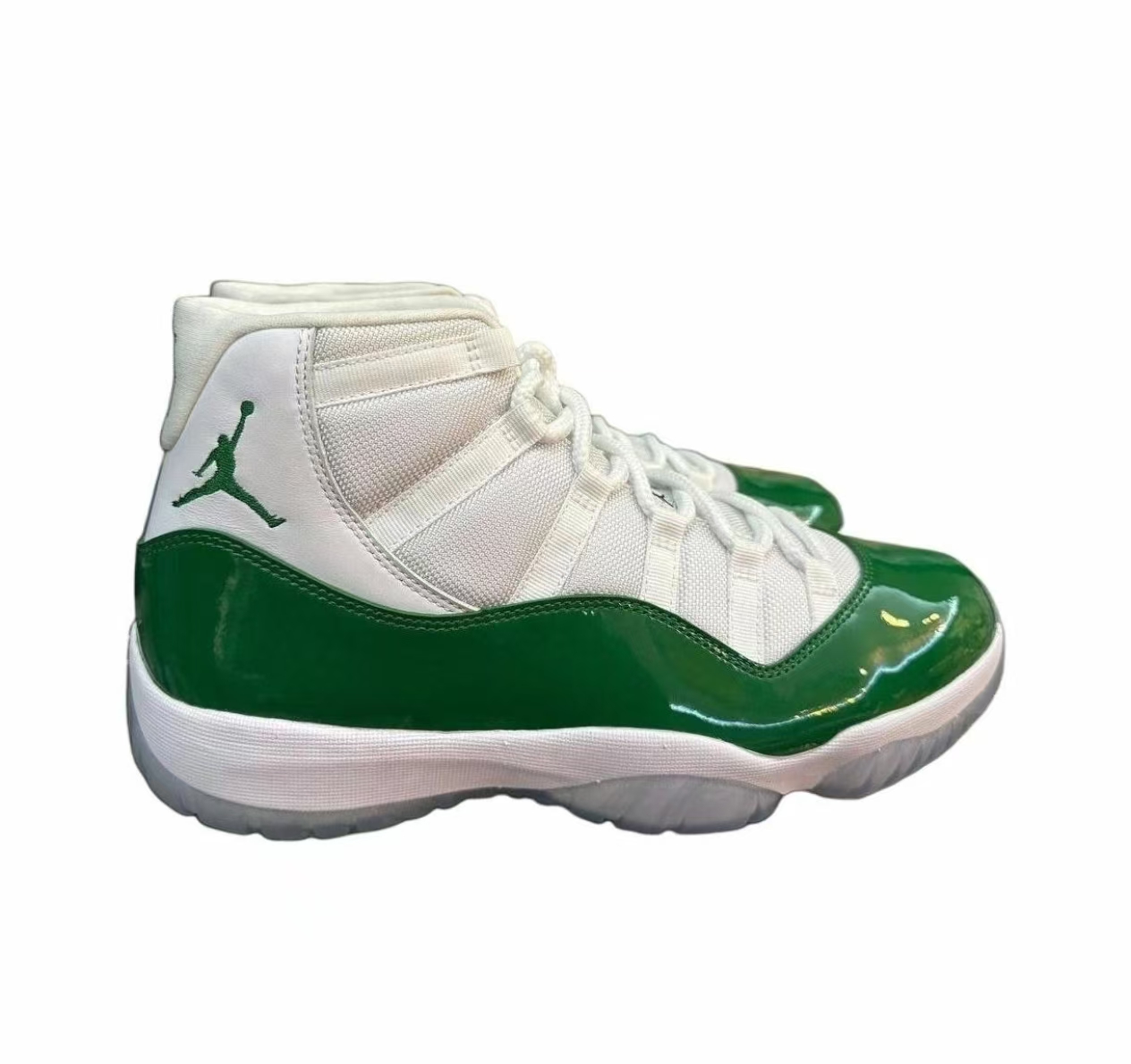 Air Jordan 11 Michigan State PE