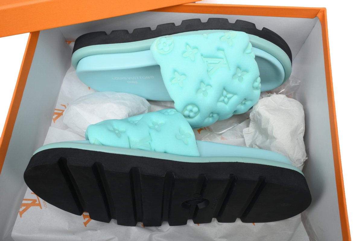 LOUIS VUITTON Pool Pillow Comfort Light blue bread