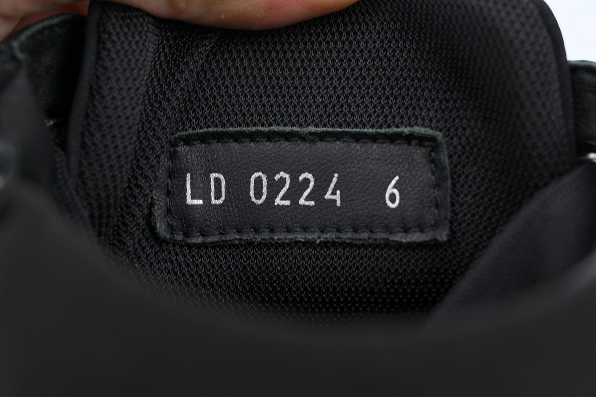 LOUIS VUITTON Martin boots Black pk02