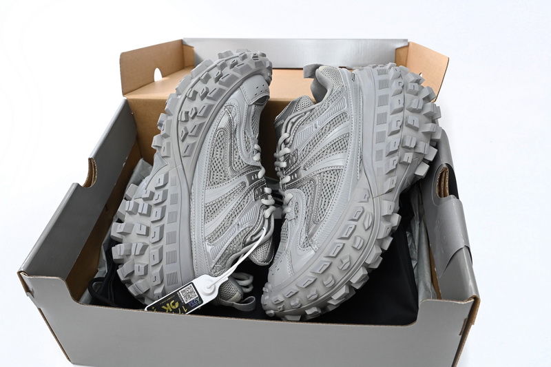 Balenciaga Defender Light Gray685611 W2RA6 1200