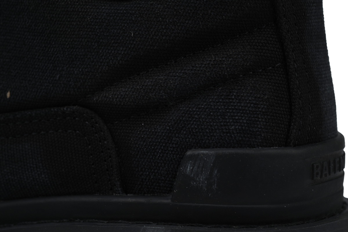 Balenciaga Strike Black PK24092001