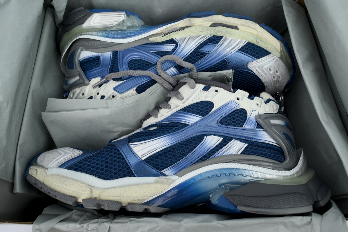 Balenciaga Runner Sneaker 'Gradient - Beige Navy' 772774 WRUNG 2410