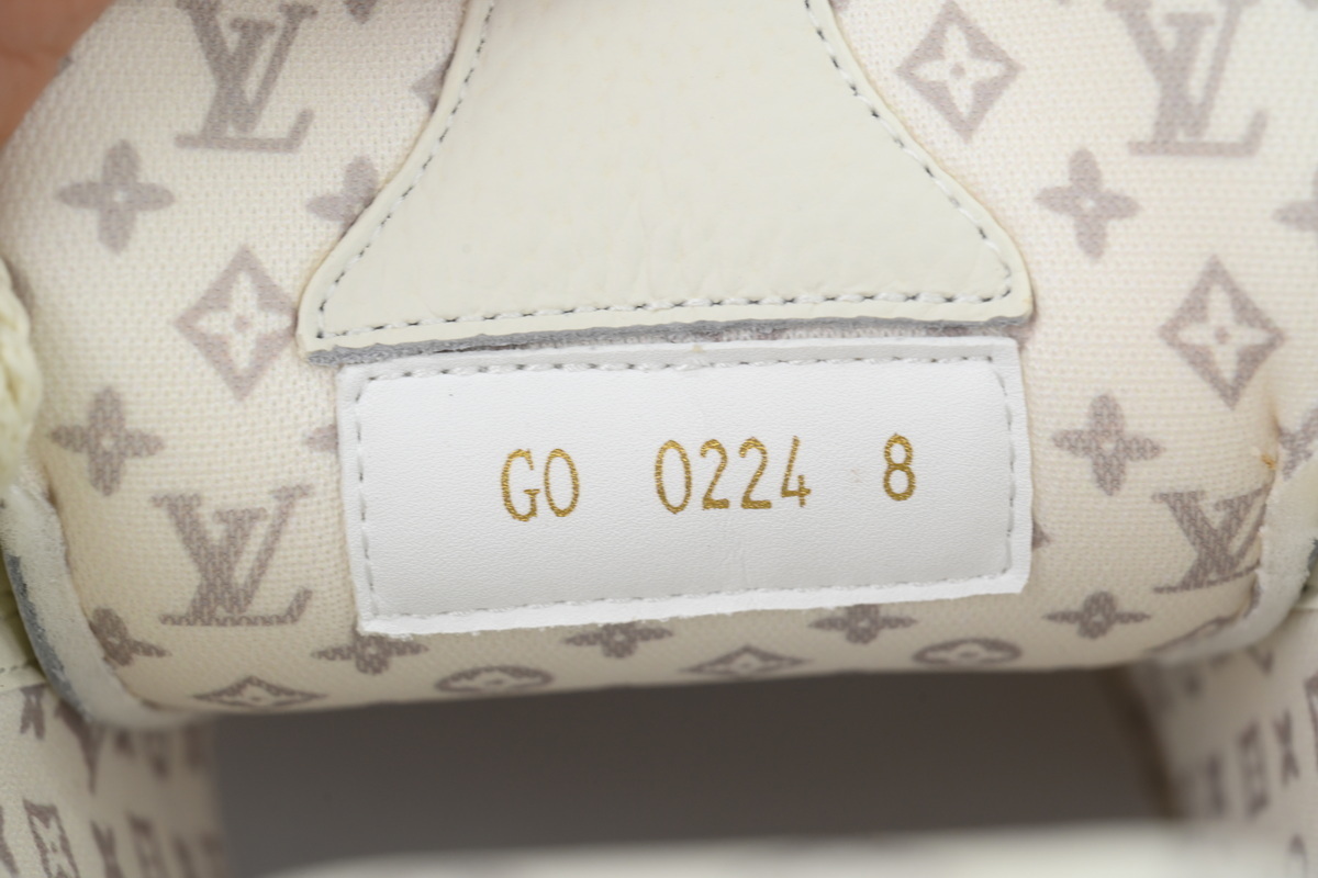 LOUIS VUITTON all white