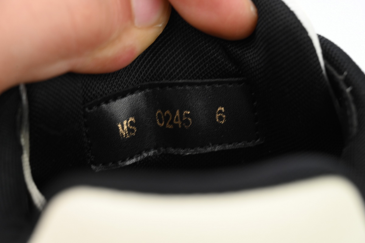 LOUIS VUITTON Trainer Monogram Flower Black