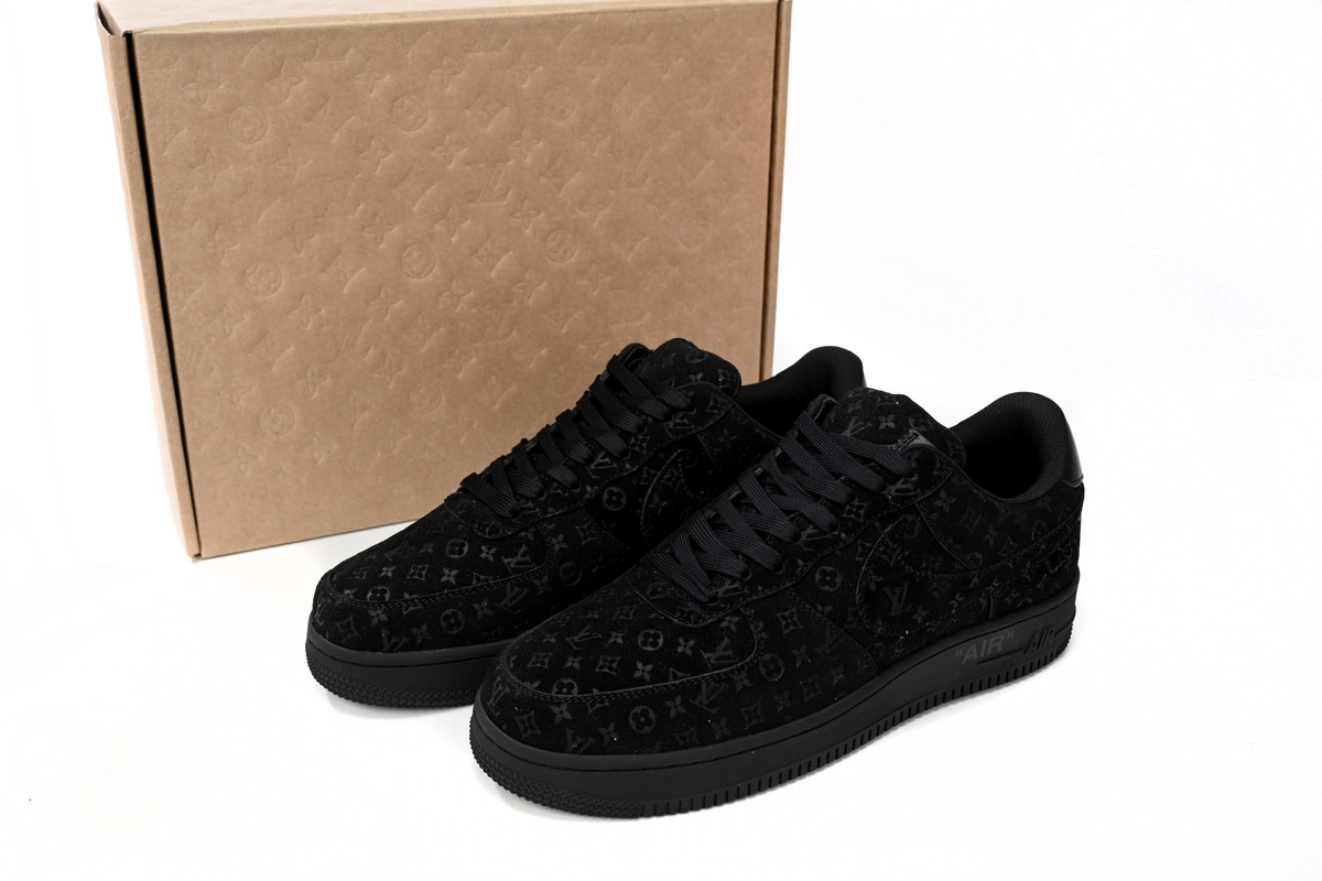LOUIS VUITTON x Nike Air Force 1 All Black 1A9VD7