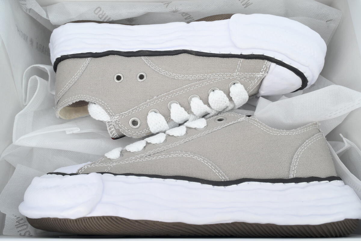 MIHARA YASUHIRO White Light Brown NO.806