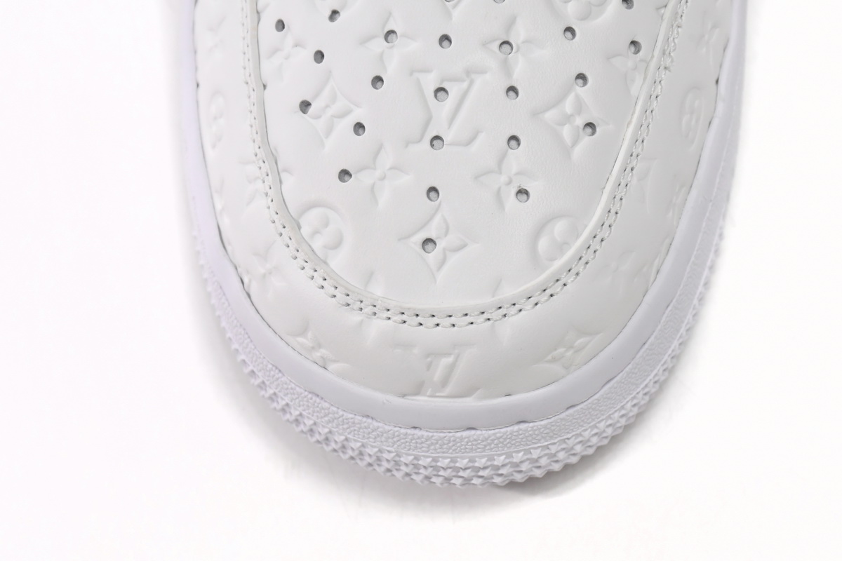 LOUIS VUITTON x Nike Air Force 1 Triple White LK0221