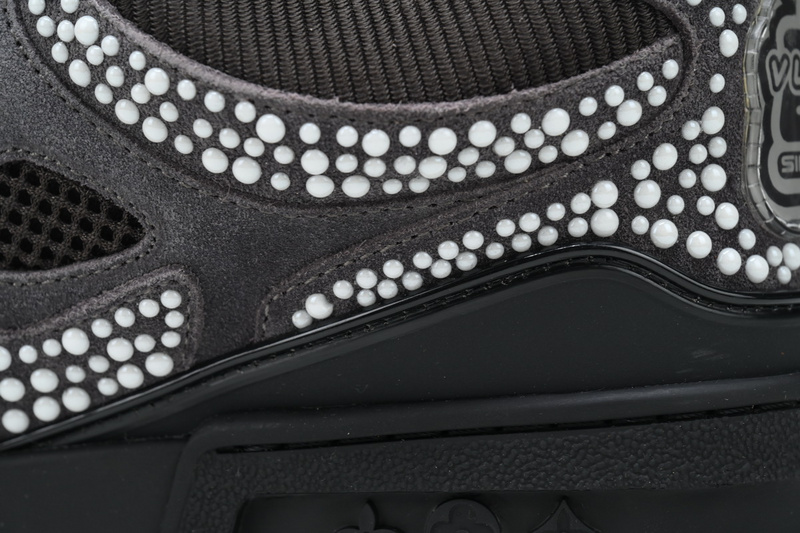Louis Vuitton Skate Gray Diamonds