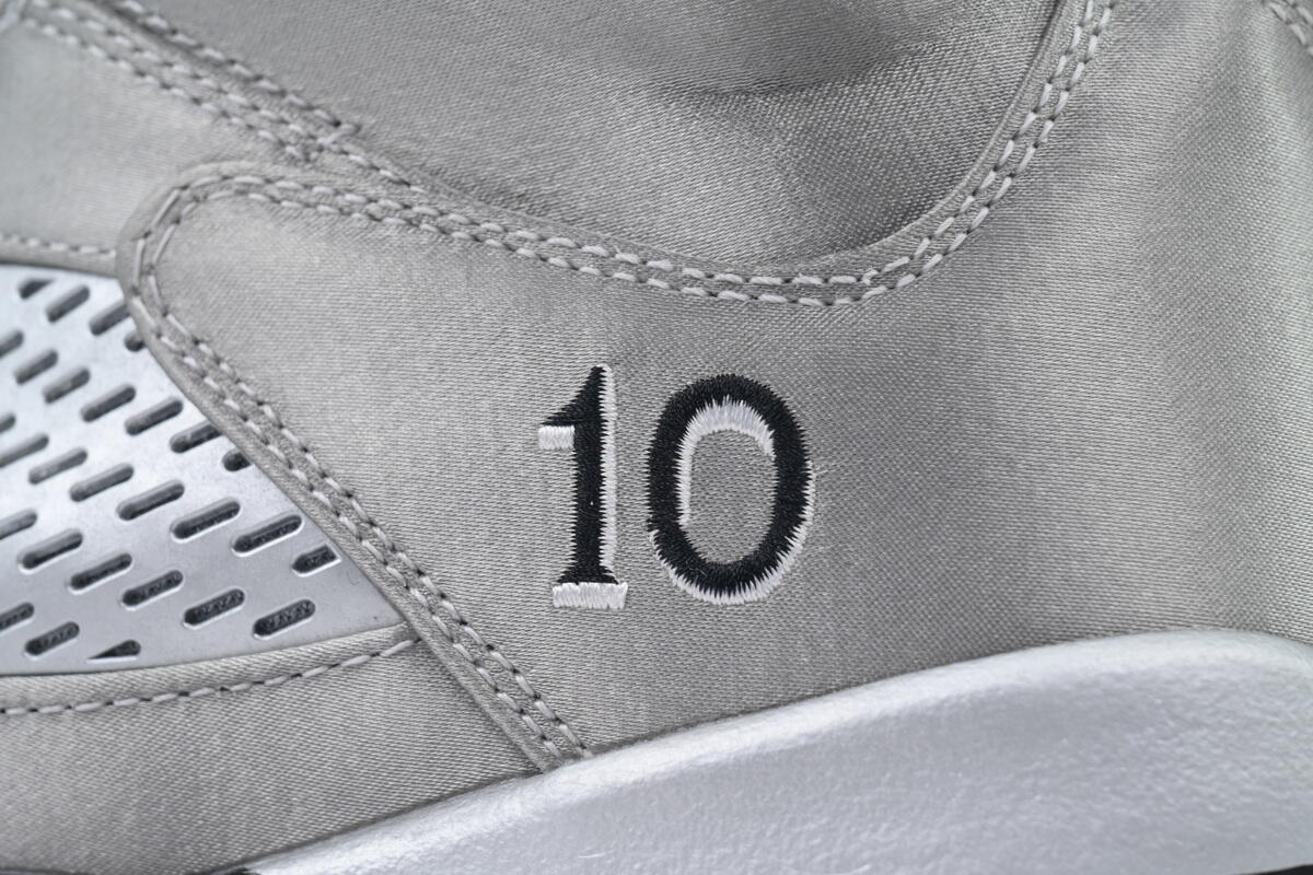 Wmns Air Jordan 5 Retro 'Wings' IO2038-001