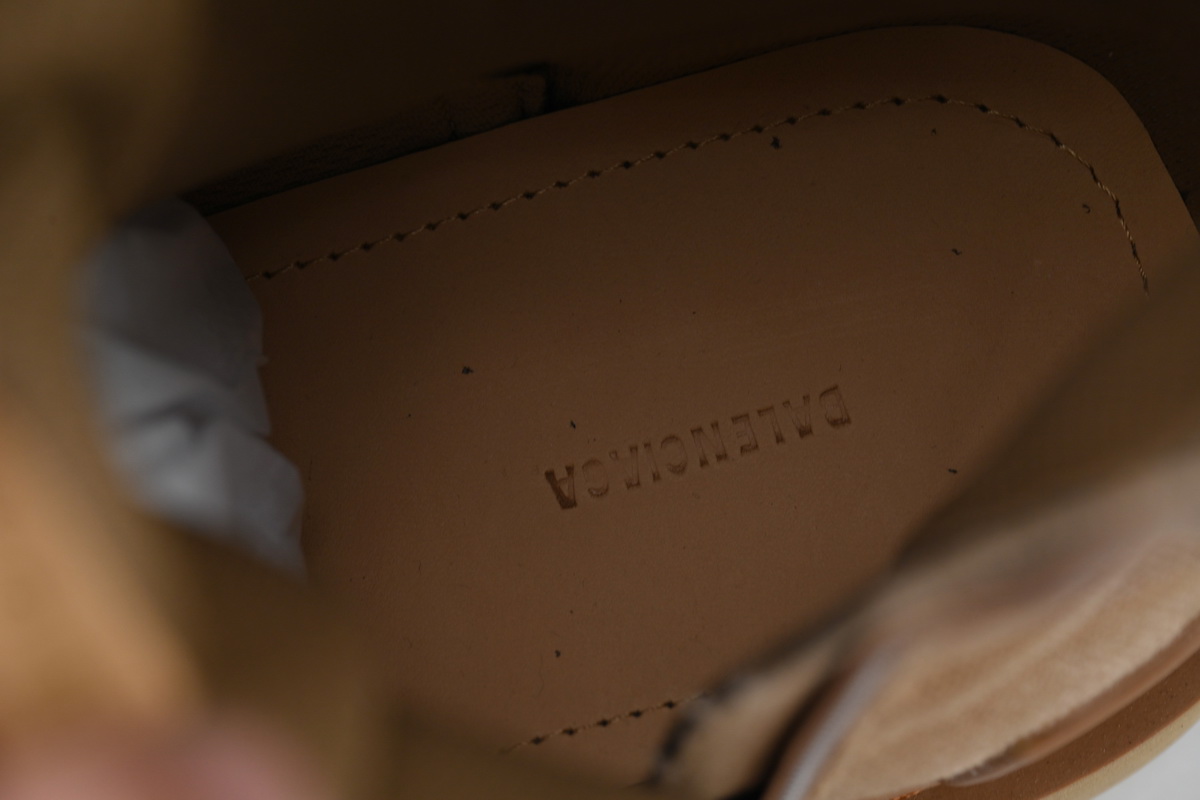 Balenciaga Strike Brown PK24092002