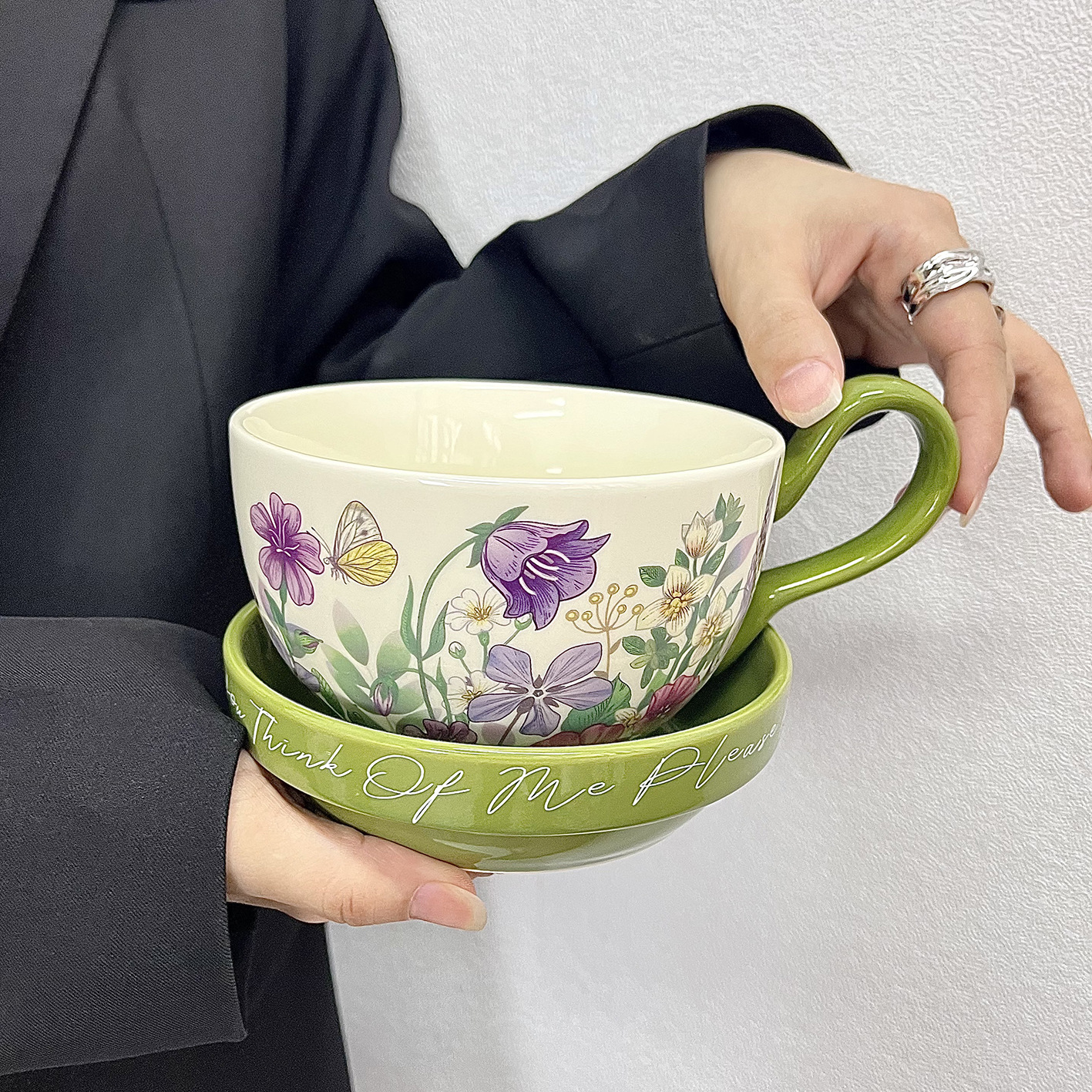 Floral Pattern Mug with Lid